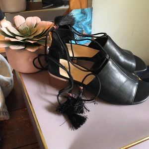 New w/ box Nine West Youdiditto black sandals sz 5